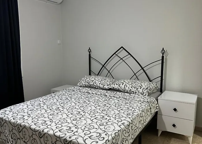 1c Newly Renovated 2 Bedroom Flat Lejlighed *